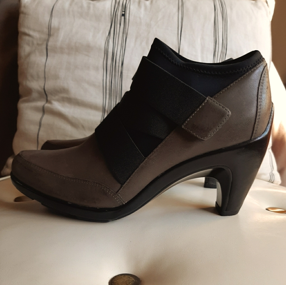 AEROSOLES Brown and Black Heeled Shoes